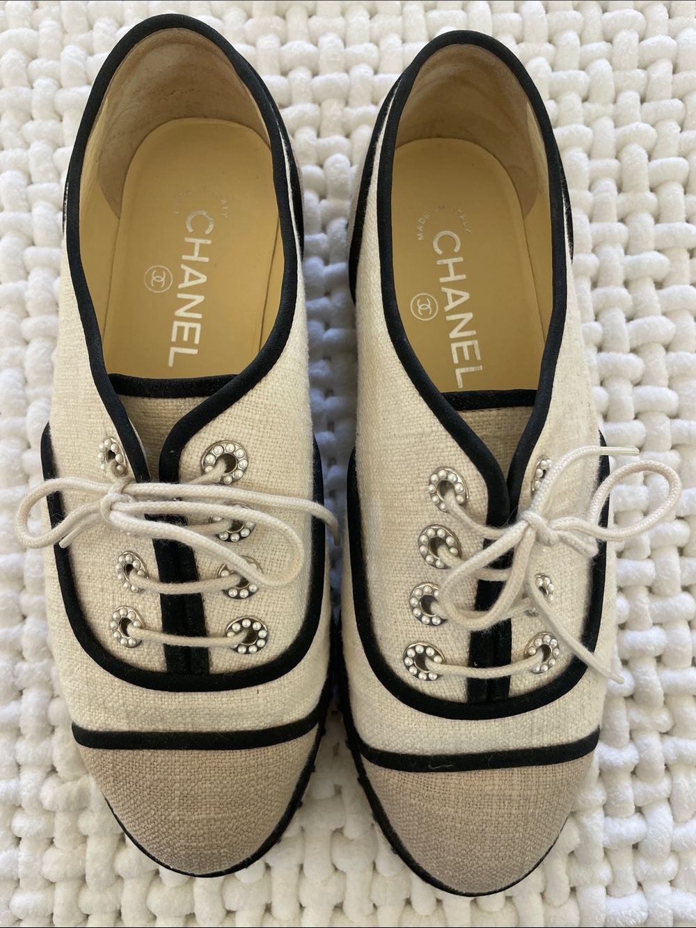 CHANEL Beige White Espadrilles linen with pearl accents. Interlocking CC